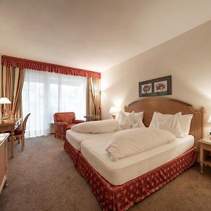 Großes Zimmer